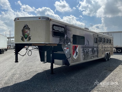 2006 Sundowner 40 ft T/A 馬用トレーラー