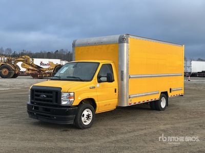 2021 Ford E350 4x2 Furgonetka