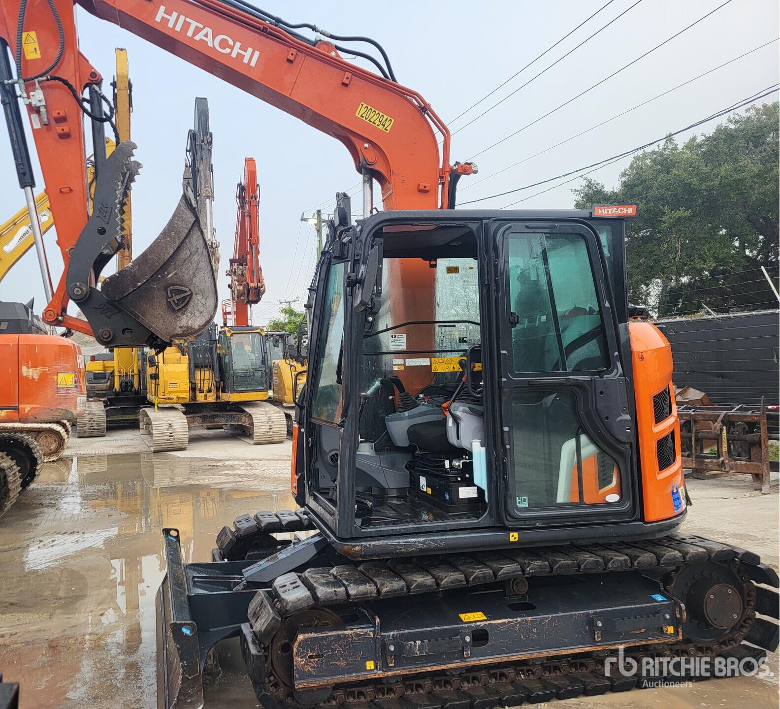 とっち 2024 Hitachi ZX75 US-7 Mini Excavator in Miami, Florida, United
