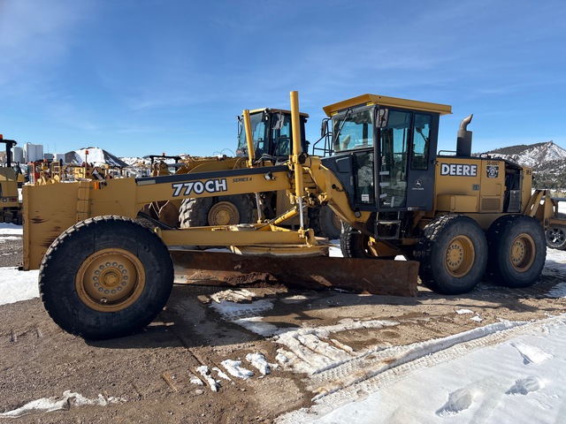 2004 John Deere 770CH Motor Grader 2004 John Deere 770CH Motor Grader