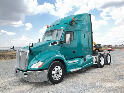 2022 Kenworth T680 6x4 Tractocamion con Dormitorio / T/A Sleeper Truck Tractor