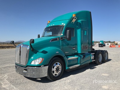 2022 Kenworth T680 6x4 Tractocamion con Dormitorio / T/A Sleeper Truck Tractor