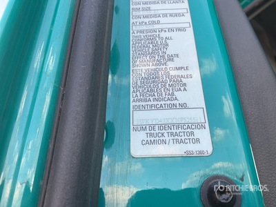 2022 Kenworth T680 6x4 Tractocamion con Dormitorio / T/A Sleeper Truck Tractor