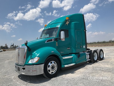 2022 Kenworth T680 6x4 Tractocamion con Dormitorio / Cabeza Tractora Cabina Dormitorio