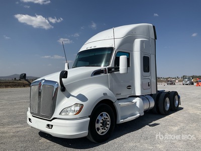 2020 Kenworth T680 6x4 Tractocamion con Dormitorio / T/A Sleeper Truck Tractor