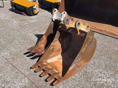 Quantity of (2) Backhoe Rear Bucket - Fits John Deere 410
