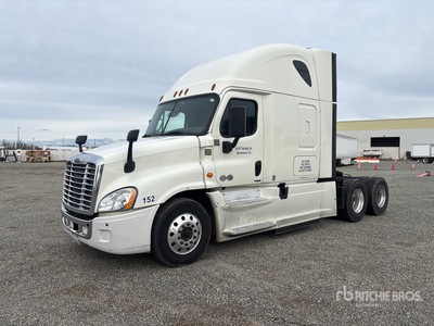 2016 Freightliner Cascadia 125 6x4 تراكتور شاحنة كابينة النوم (ثنائية المحور)