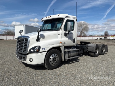 2016 Freightliner Cascadia 125 6x4 T/A Day Cab Truck Tractor
