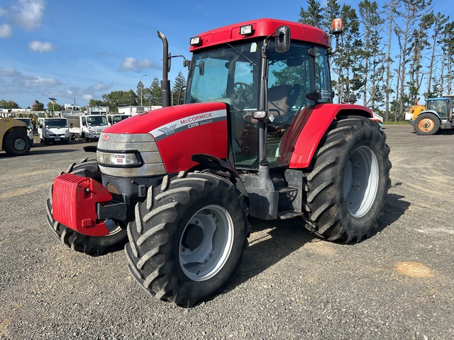 2009 McCormick CX110 XtraShift 4WD Tractor