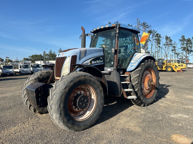 2004 New Holland TG255 SuperSteer 4WD Tractor 2004 New Holland TG255 SuperSteer 4WD Tractor