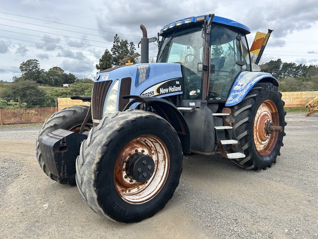 2004 New Holland TG255 SuperSteer 4WD Tractor