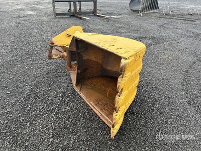32.5 in Hydraulic Tilting Excavator Bucket