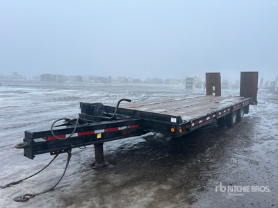 1998 J.C. 29 ft T/A Equipment Trailer