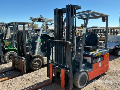 2022 Toyota 8FBE20U 3450 lb Chariot Élévateur Électrique