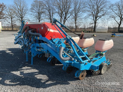 2015 Monosem NG Plus Seeder