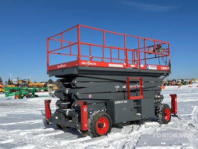 2017 Skyjack SJ9250RT 4x4 Dual Fuel Scissor Lift