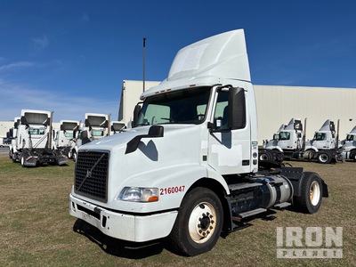 2016 Volvo VNM 4x2 Cabeza Tractora Cabina Corta