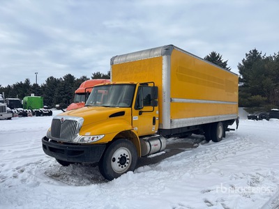 2019 International 4300 4x2 Furgoneta caja cerrada