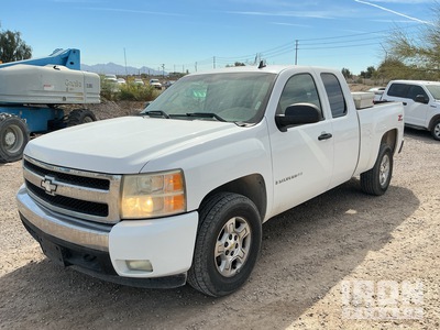2007 Chevrolet 1500 Silverado 4x4 Extended Cab بيك اب
