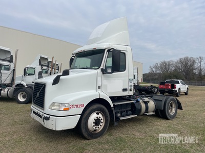 2017 Volvo VNM42T 4x2 S/A Day Cab Truck Tractor