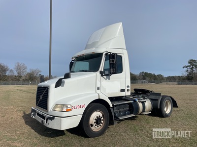 2017 Volvo VNM42T 4x2 S/A Day Cab Truck Tractor