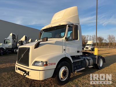 2016 Volvo VNM 4x2 Cabeza Tractora Cabina Corta