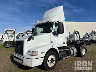 2016 Volvo VNM 4x2 Cabeza Tractora Cabina Corta