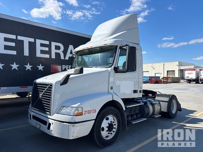 2016 Volvo VNM 4x2 Cabeza Tractora Cabina Corta