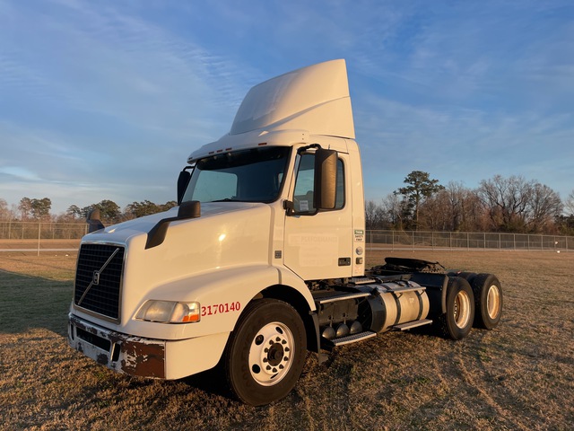 2017 Volvo VNM64T 6x4 T/A Day Cab Truck Tractor
