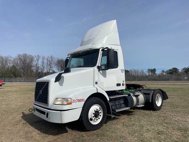 2017 Volvo VNM42T 4x2 S/A Day Cab Truck Tractor
