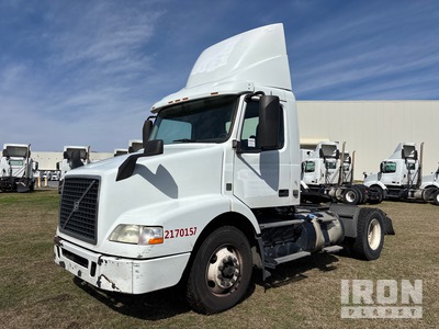 2017 Volvo VNM 4x2 Cabeza Tractora Cabina Corta