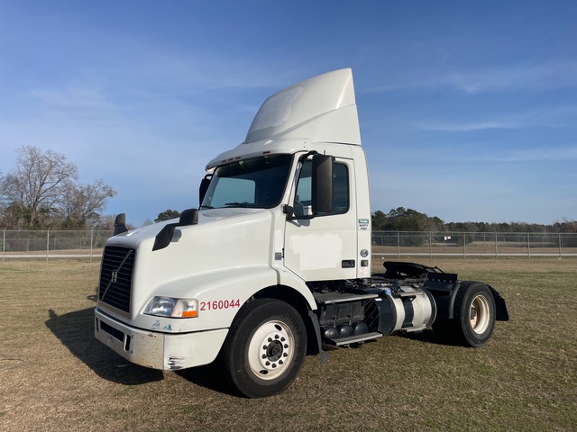 2016 Volvo VNM42T 4x2 S/A Day Cab Truck Tractor