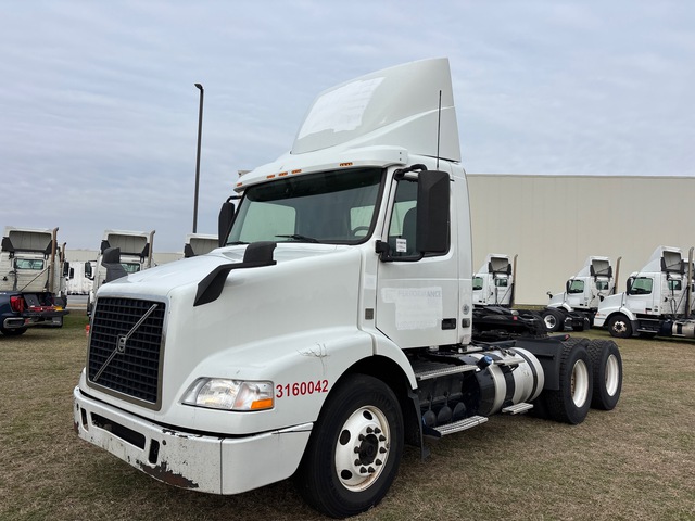 2016 Volvo VNM 6x4 T/A Day Cab Truck Tractor