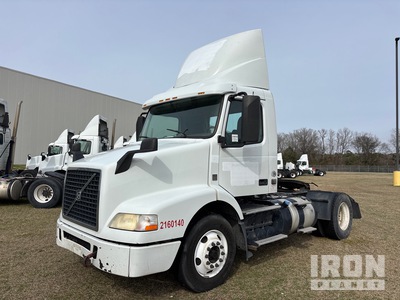 2016 Volvo VNM 4x2 Cabeza Tractora Cabina Corta