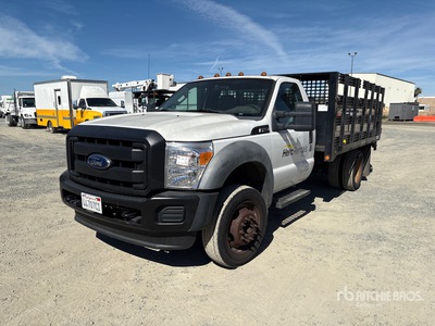 2011 Ford F-450 XL 4x2 Flatbed Truck