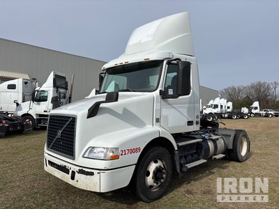 2017 Volvo VNM 4x2 Cabeza Tractora Cabina Corta