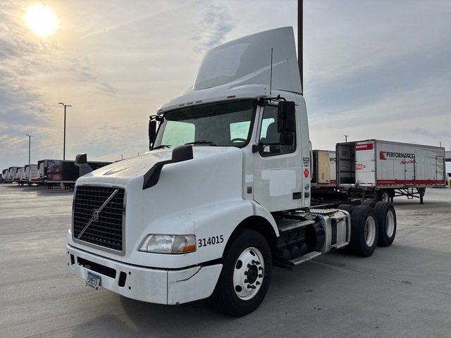 2014 Volvo VNM 6x4 T/A Day Cab Truck Tractor 2014 Volvo VNM 6x4 T/A Day Cab Truck Tractor