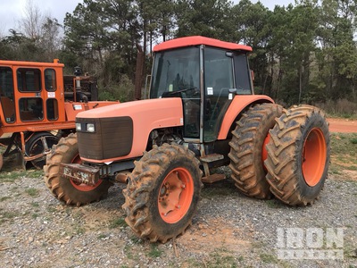 Kubota M105S 4WD Tractor