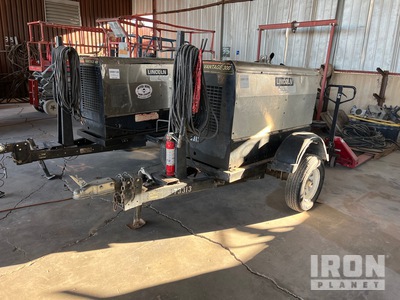 Lincoln Electric Vantage 300 300 A Mobile Multi-Process معدة لحام بمحرك