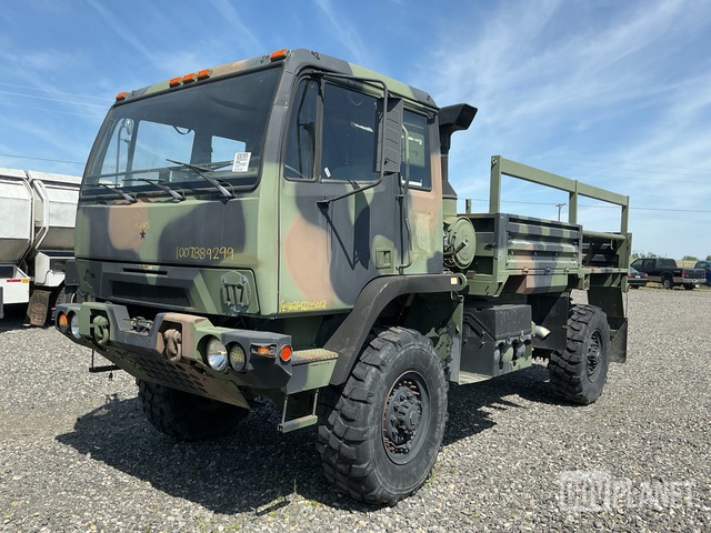 Stewart & Stevenson M1078A1 LMTV 4x4 Cargo Truck