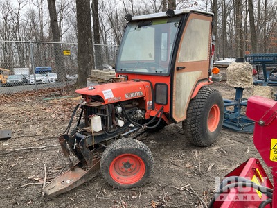 Kubota B7800 4WD tractor utilitario (Inoperable)
