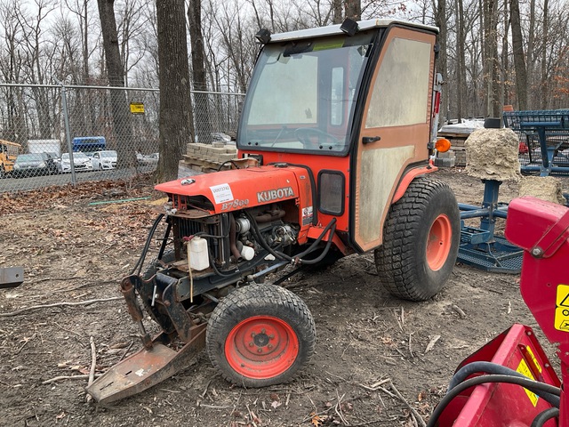 2007 Kubota B7800 4WD Utility Tractor (Inoperable)