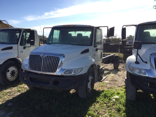 2006 International 4300 SBA 4x2 Cab and Chassis