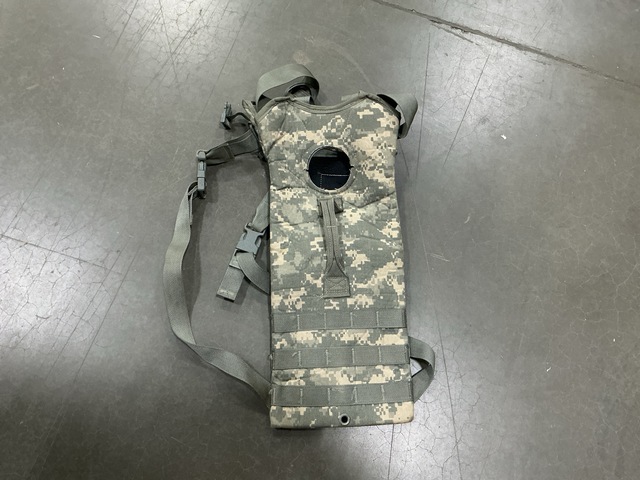(82) Hydration System Carriers