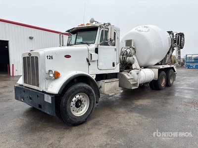 2011 Peterbilt 365 8x4 Camion hormigonera
