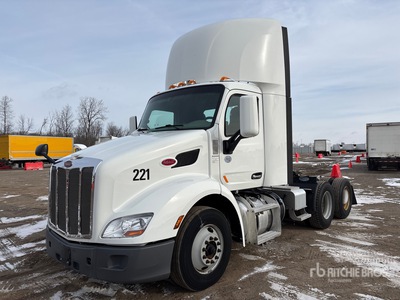 2022 Peterbilt 579 6x2 T/A Day Cab Truck Tractor