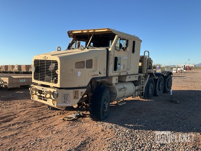 2012 Oshkosh M1070A1 HET 8x8 Winch Truck
