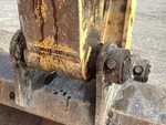 v2 Chassis - Excavator with Pin and Bushings Stick to Bucket