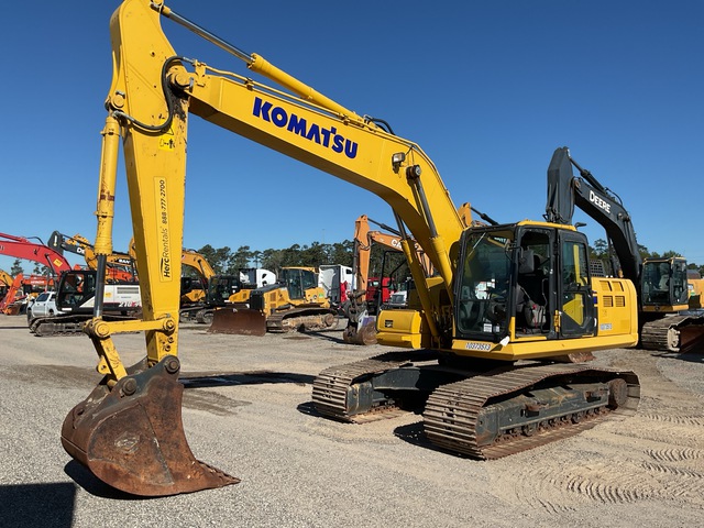 2022 Komatsu PC210LC-11 Tracked Excavator