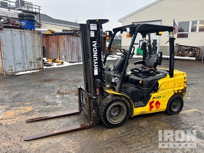 2018 Hyundai 30D-9 5890 lb Pneumatic Tire Forklift